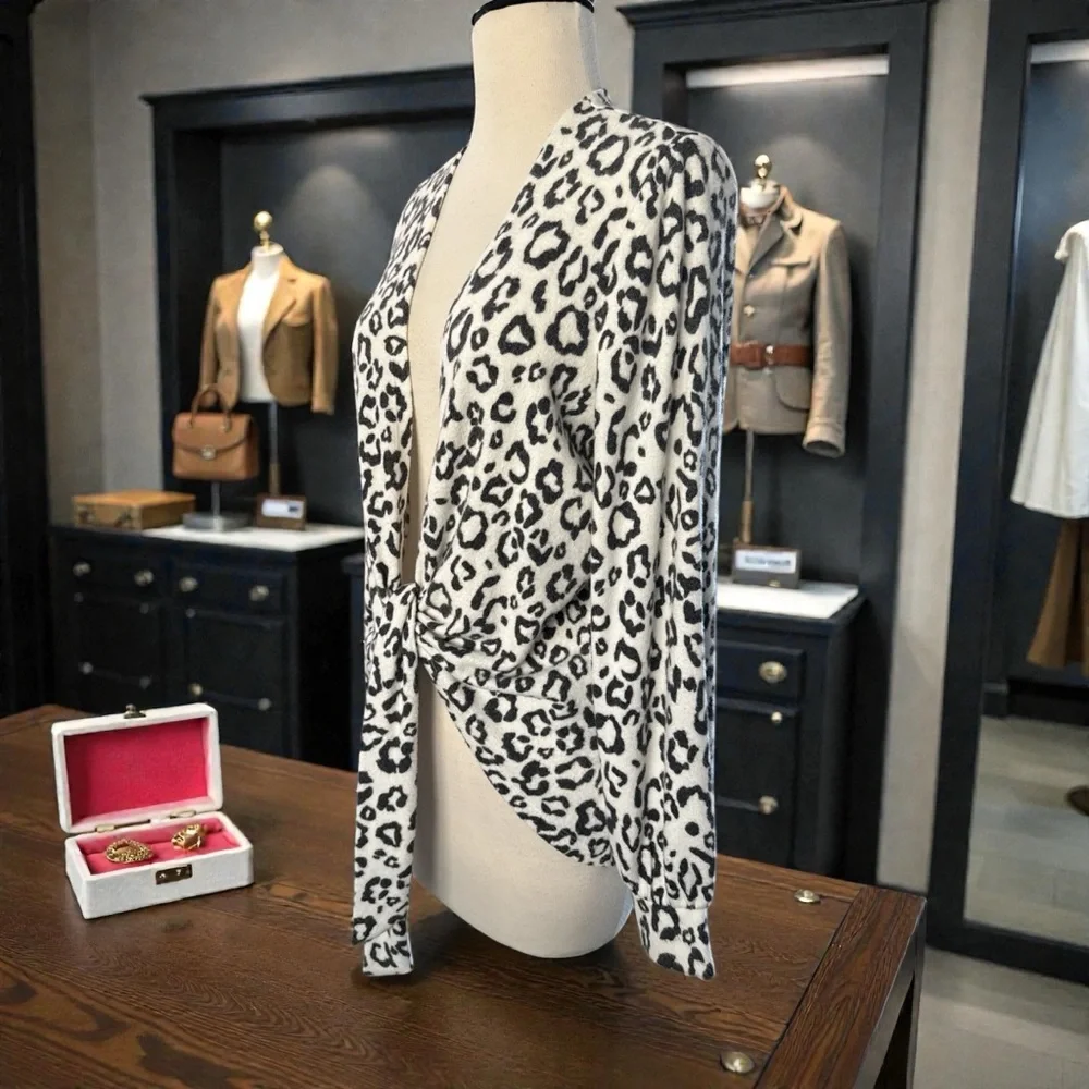 Chico’s‎ Tie Front Cardigan Size 1/M Black White Animal Print Open Front
